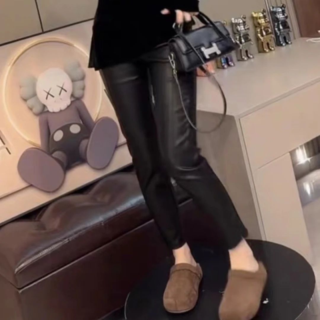 欧货2025秋女时尚设计感气质百搭显瘦高腰松紧休闲皮裤微喇裤长裤