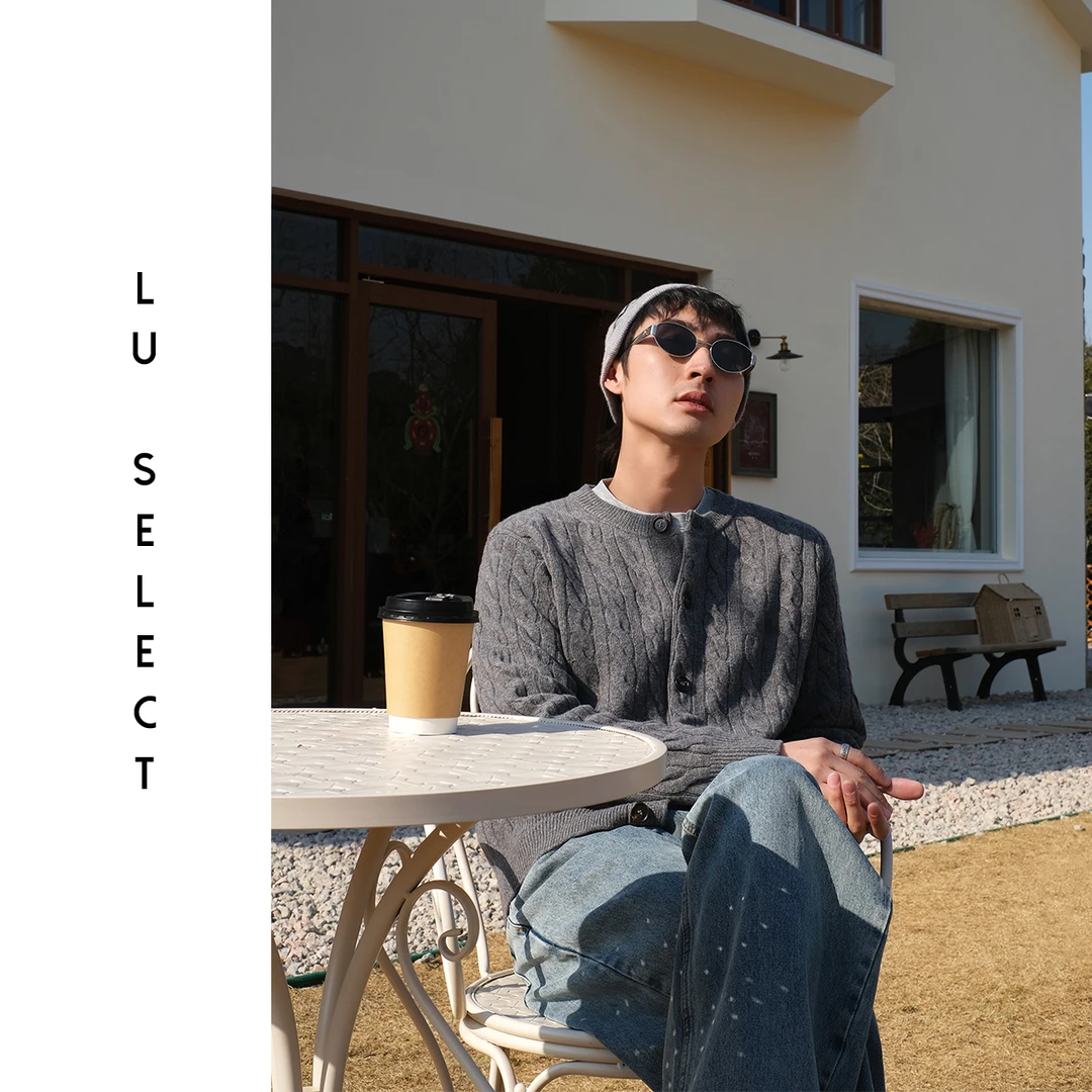 Lu SELECT 25SS 100%羊毛老钱风刺绣绞花圆领毛衣开衫 男女同款