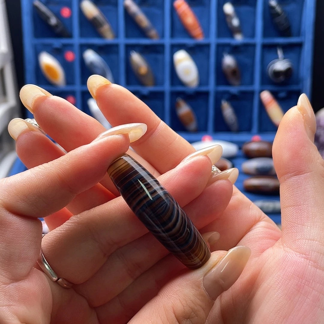 杨***君玛瑙/玉髓未镶嵌珠宝半成品