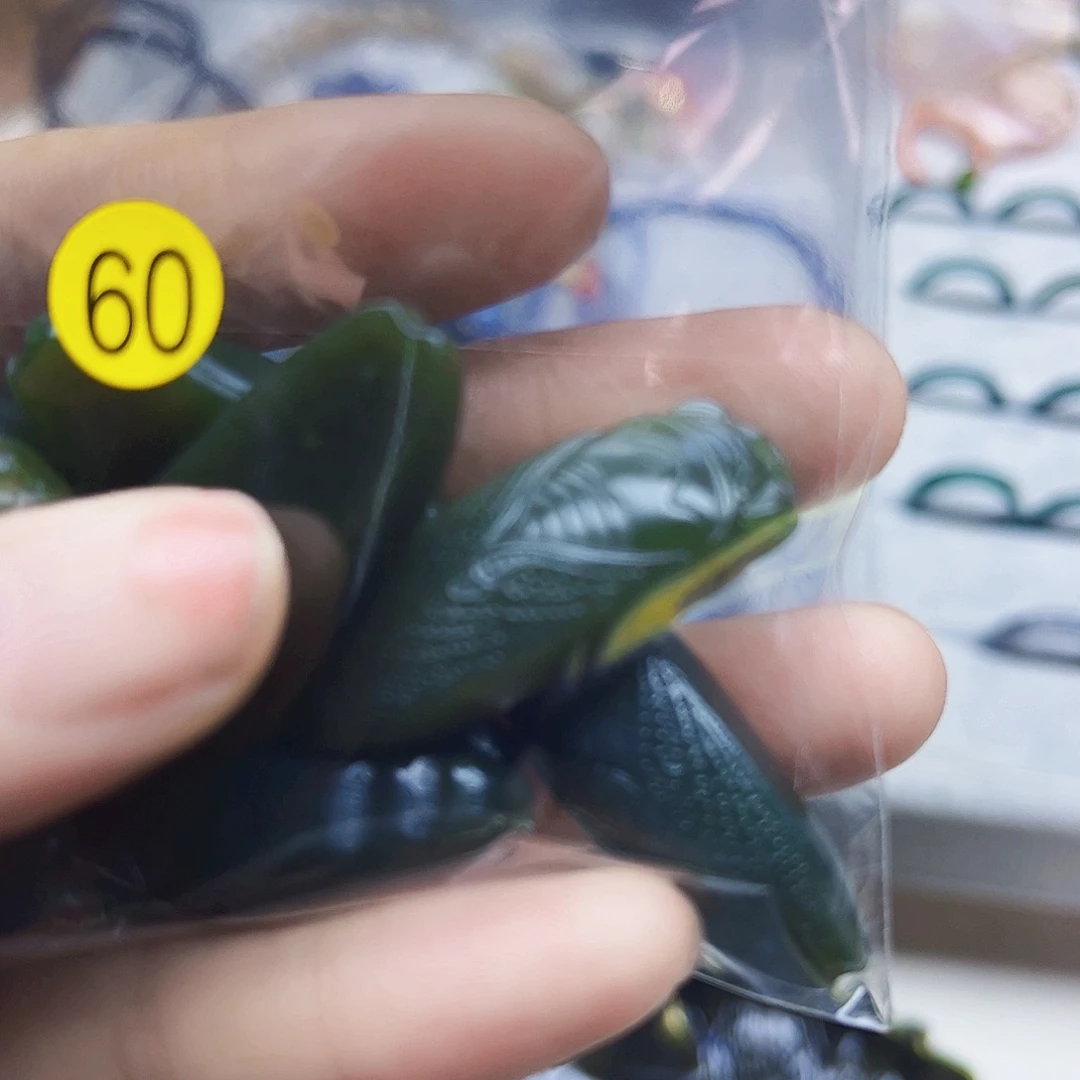 吞***0和田玉（糖玉）未镶嵌珠宝半成品