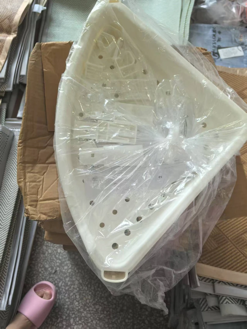 《兵哥外贸》3楼30cm×40cm三角形置物架 发1套