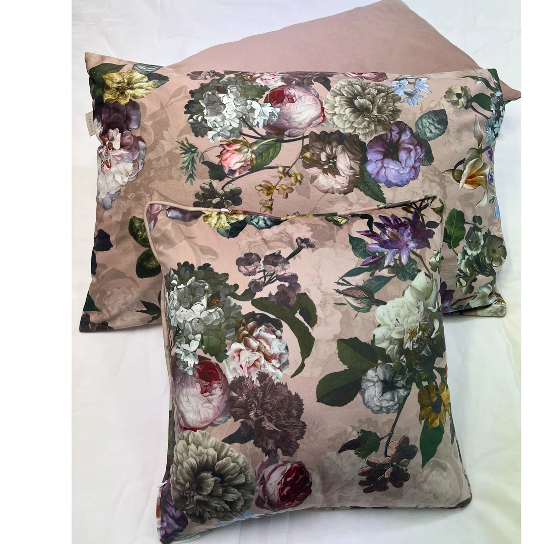 六牧纺织绒布精美印花靠垫