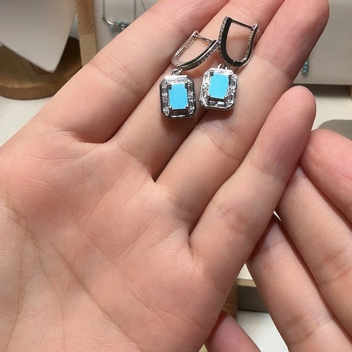 以***7绿松石银S925镶嵌耳饰