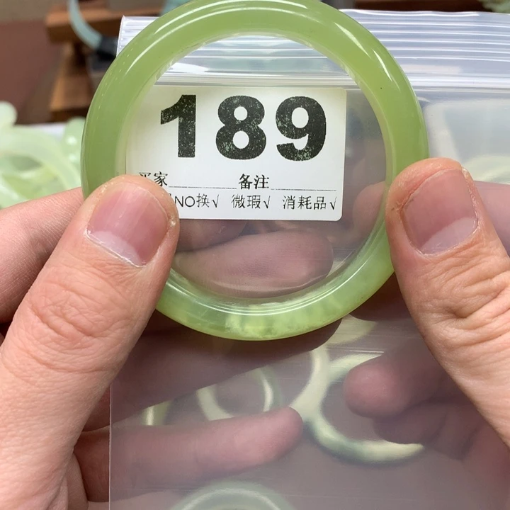 蛇纹石玉发饰合金人****