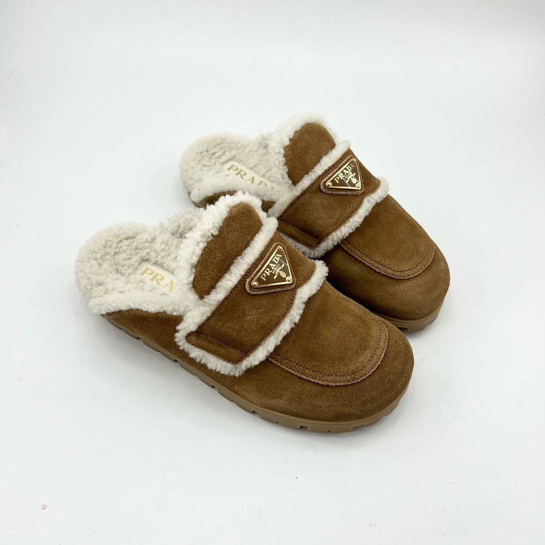 99新 Prada/普拉达 36.5码/卡其色泰迪穆勒拖鞋/pp426450