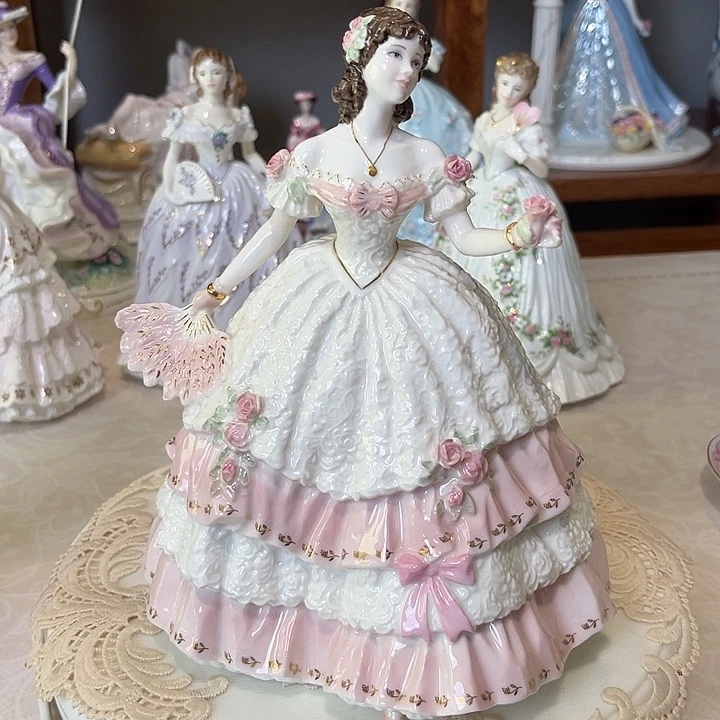 杯欧洲中古瓷器摆件