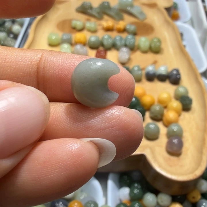 未镶嵌和田玉珠宝半成品