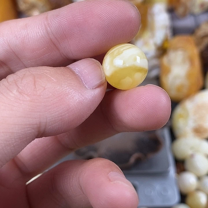 未镶嵌琥珀裸石我