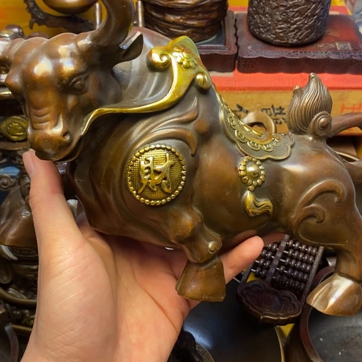 铜器摆件做工精良