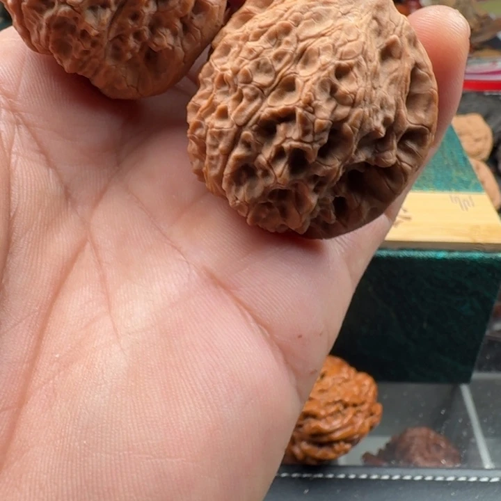 吊坠文玩核桃野生蟒皮纹