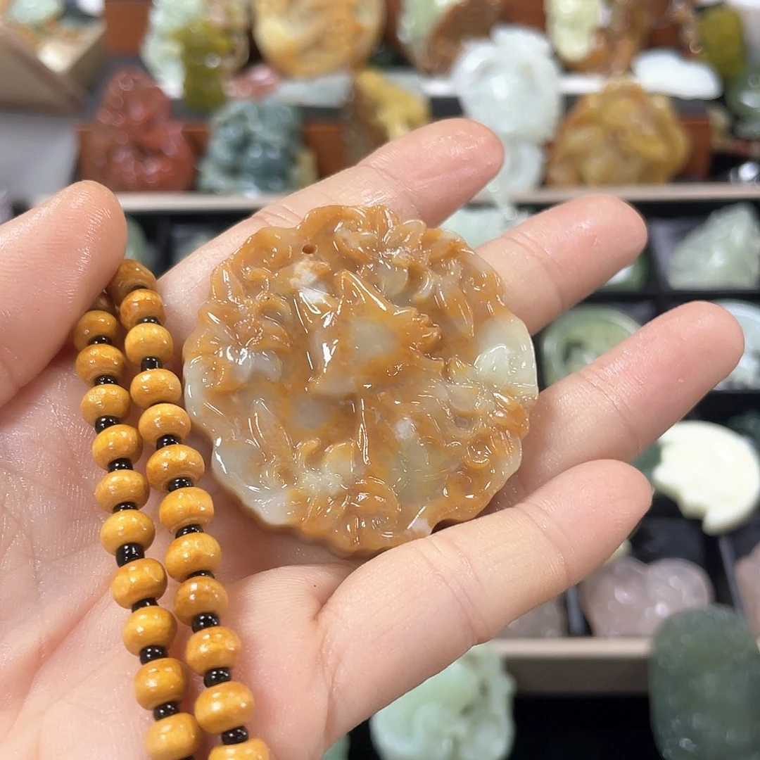 蛇纹石玉颈饰未镶嵌