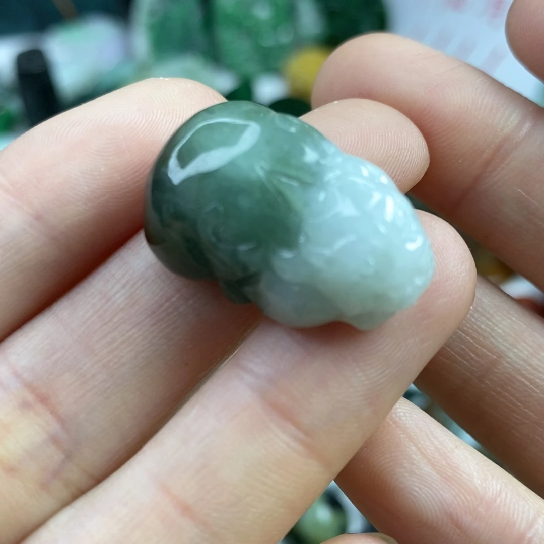 翡翠颈饰未镶嵌吊坠