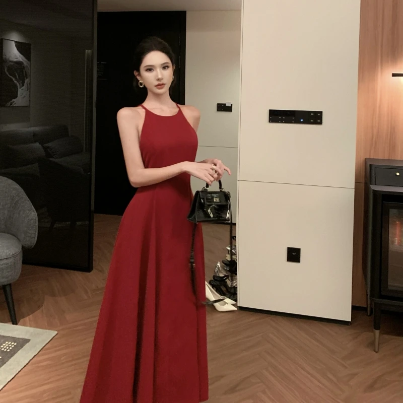 红色挂脖气质连衣裙裙子吊带法式小众绝美订婚礼服裙赫本小红裙