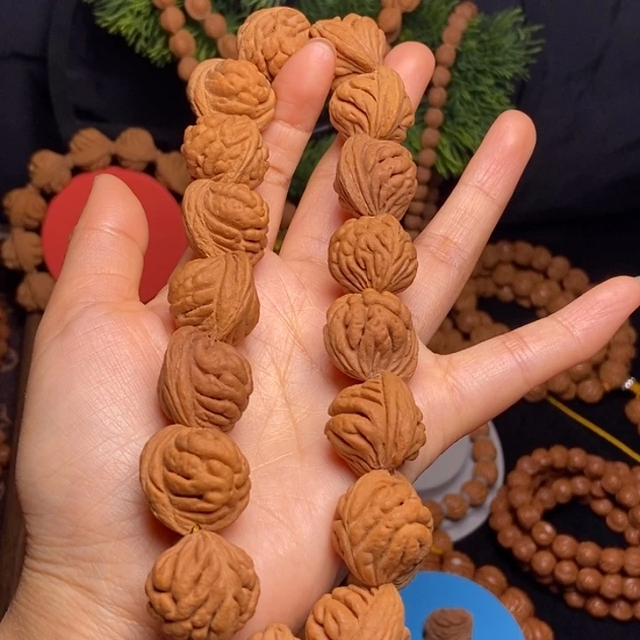 秦岭龙纹桃核手持