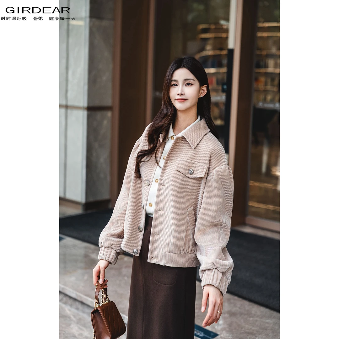 GIRDEAR/哥弟秋冬新款复古翻领单排扣雪尼尔休闲夹克外套女140085