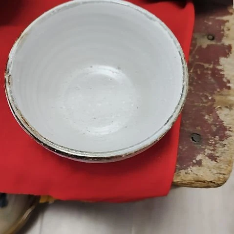 瓷片盘子，碗，瓶子，沙锅，茶壶，微瑕疵！