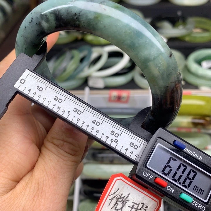 蛇纹石玉未镶嵌手镯770