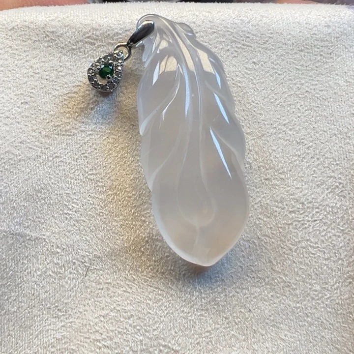 石英质玉未镶嵌颈饰