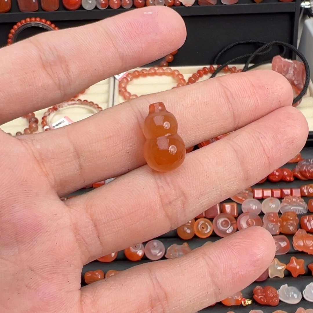 小***匠南红玛瑙未镶嵌颈饰葫芦