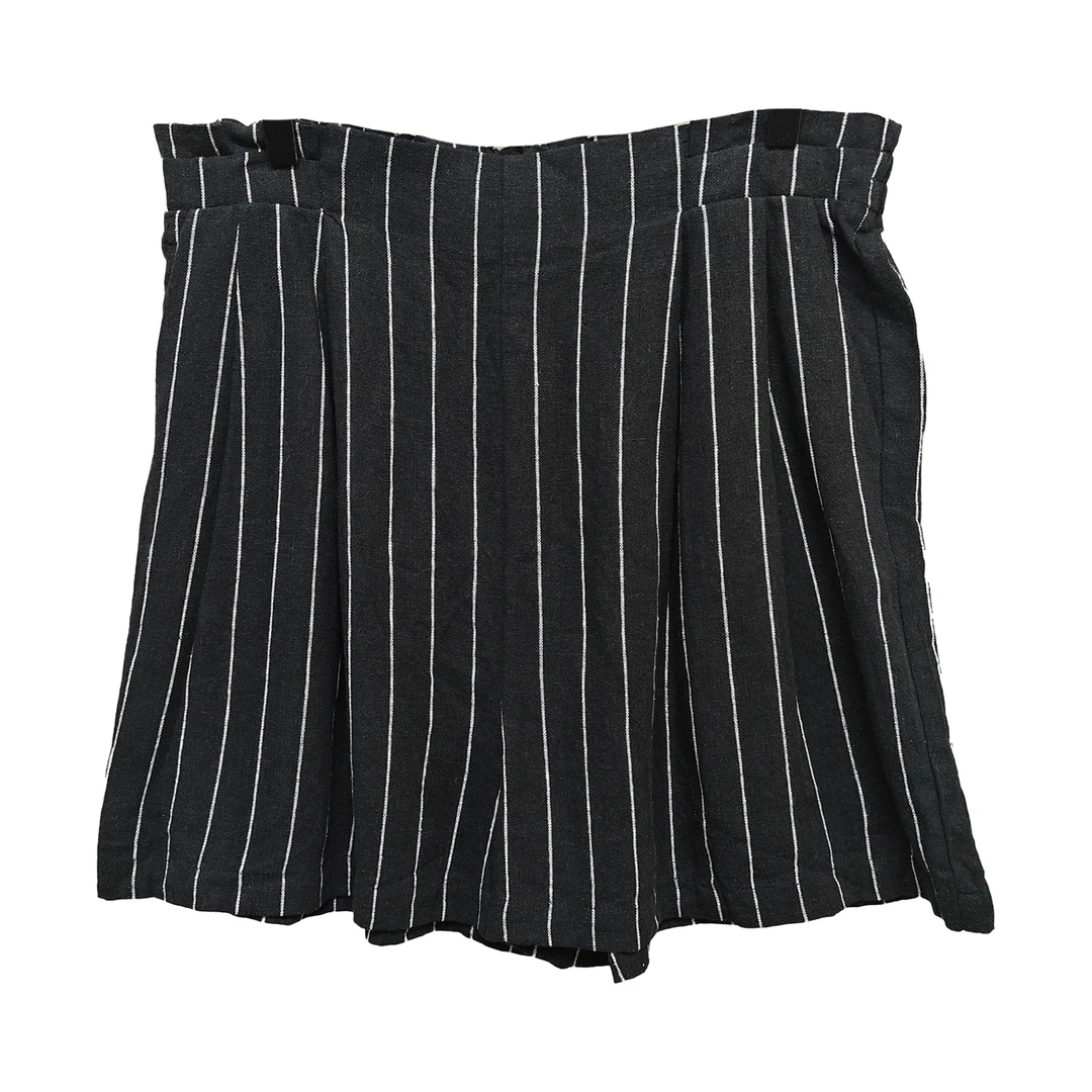 8456#黑色竖条纹短裤