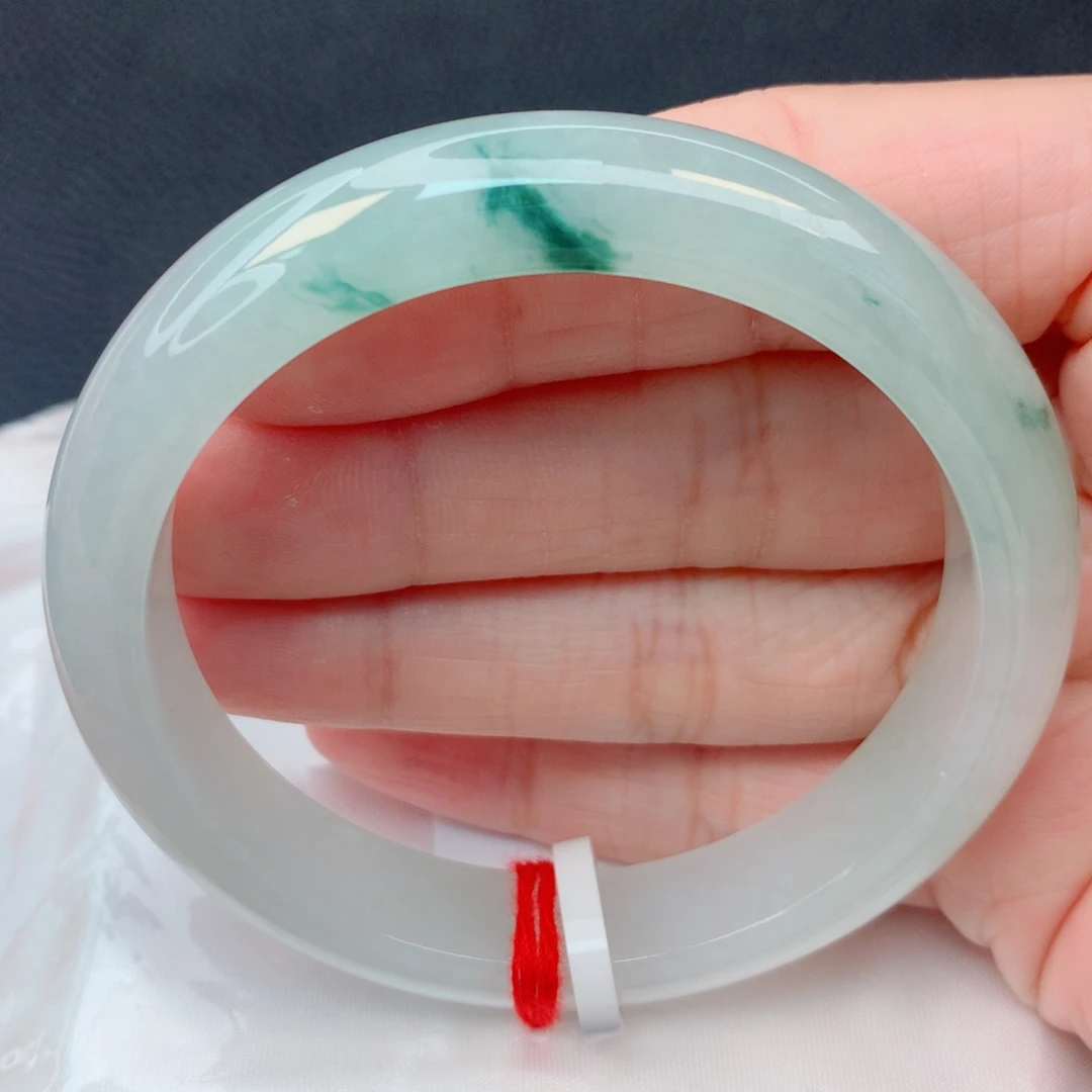 翡翠未镶嵌手镯55圈 糯冰绿底飘绿花有纹