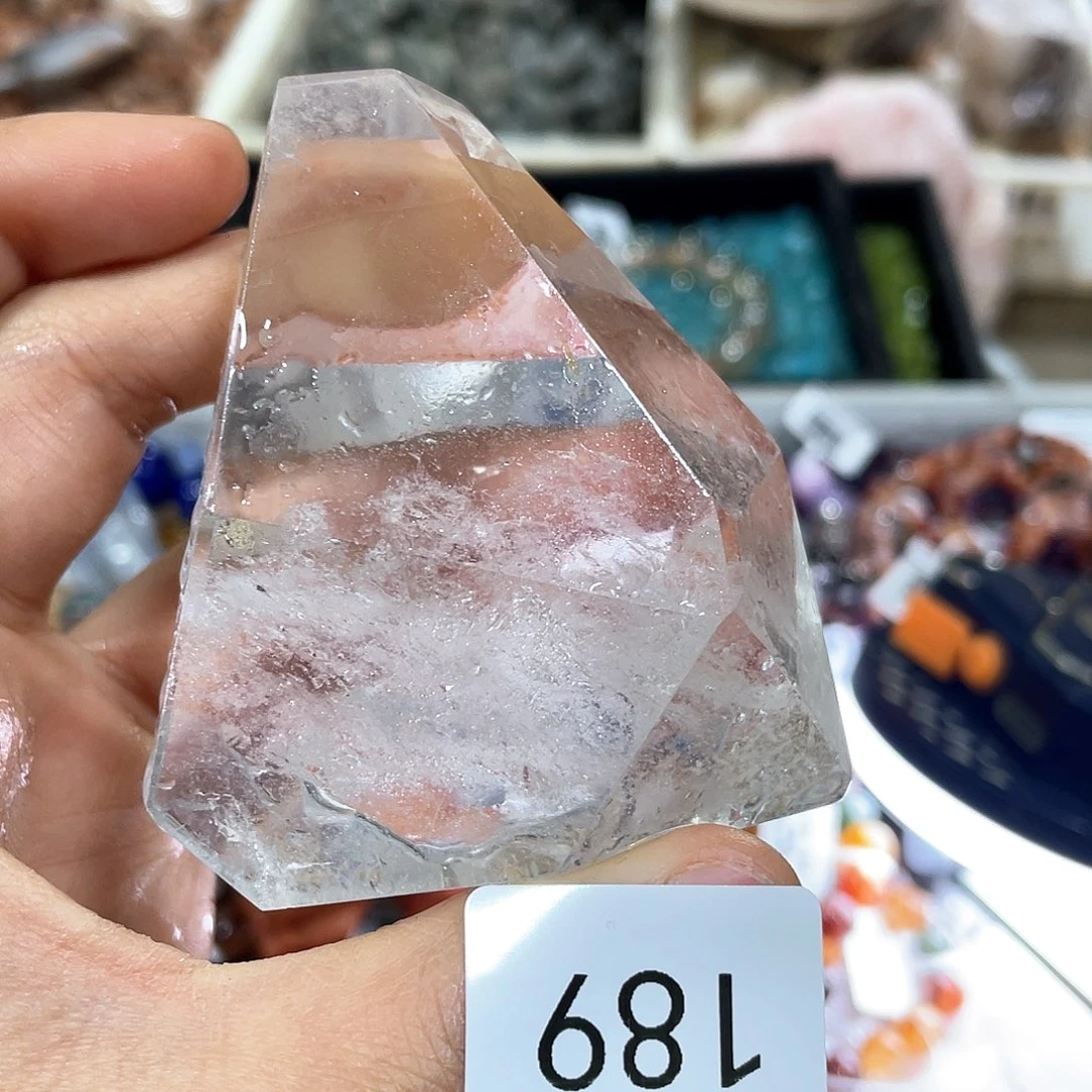 水晶摆件……未镶嵌