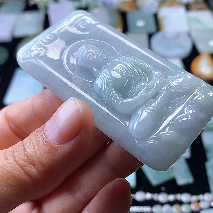 翡翠挂件未镶嵌翡翠的