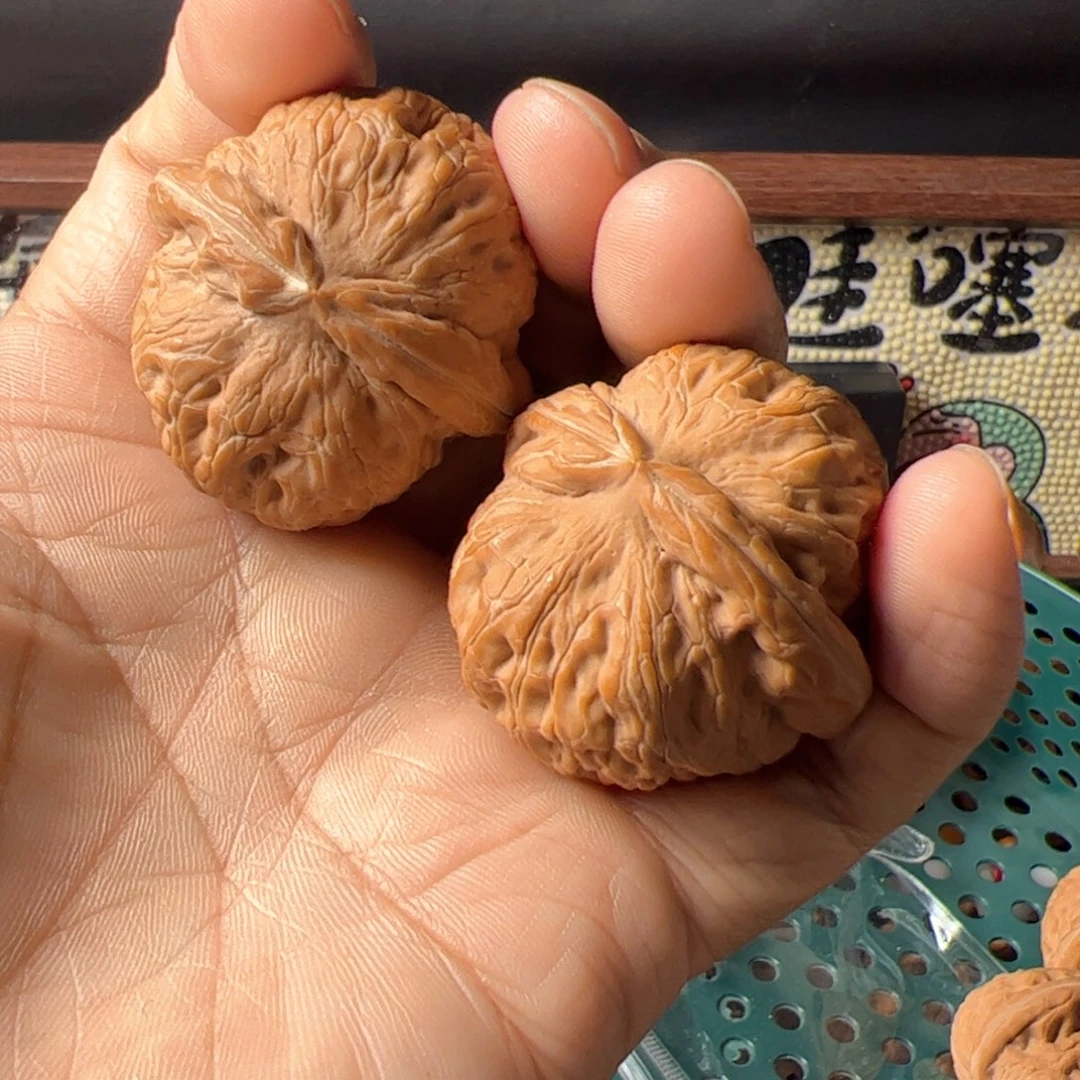 新***弟吊坠文玩核桃胶囊宝宝40