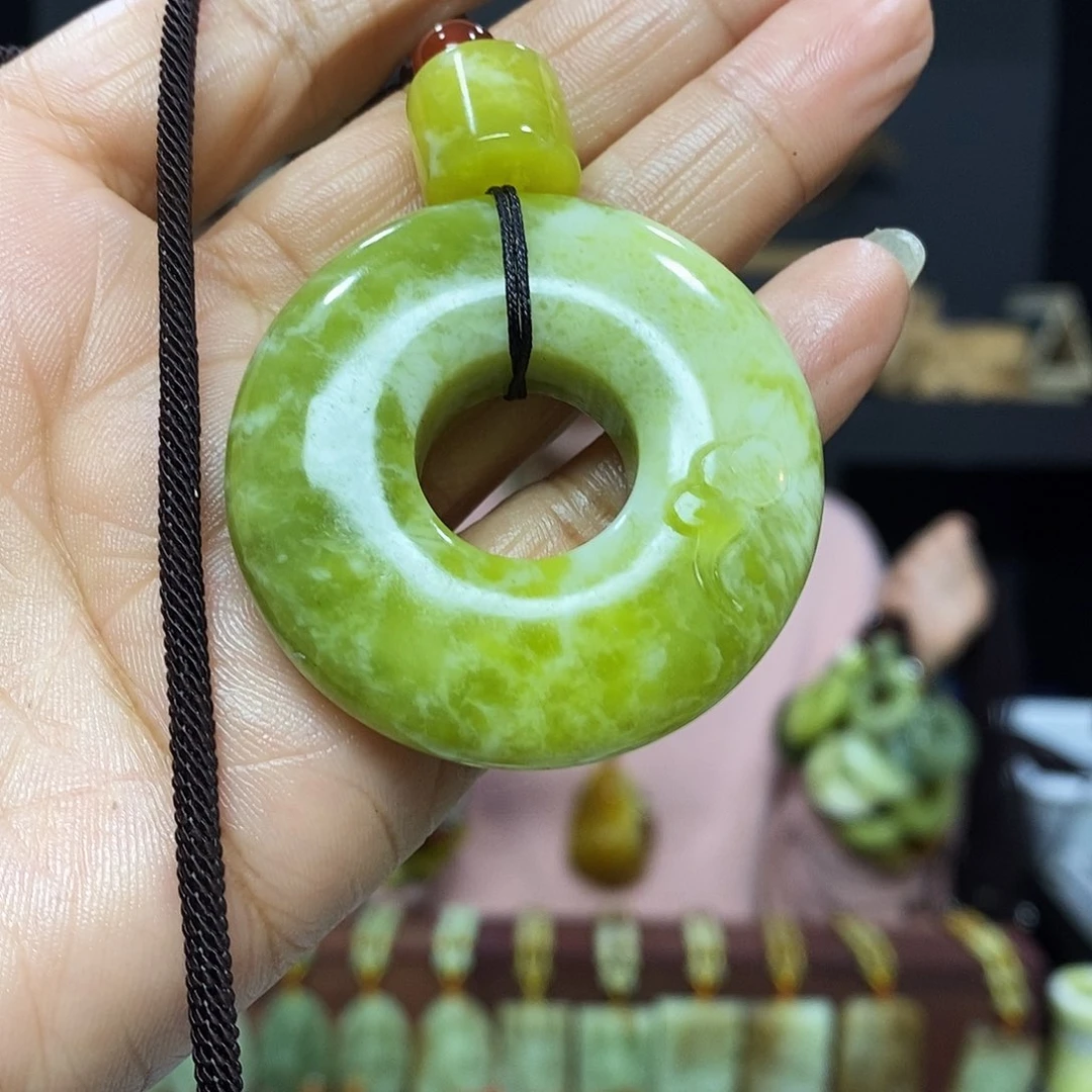 岫玉挂件吊坠未镶嵌