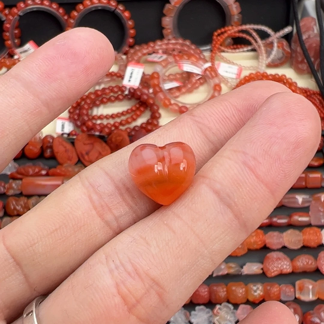 南红玛瑙未镶嵌颈饰屁桃爱心