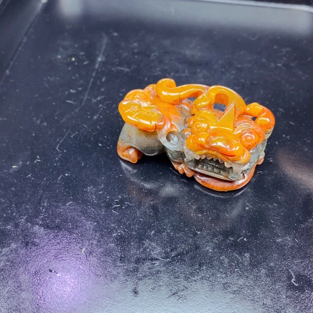石英质玉（黄龙玉）未镶嵌颈饰