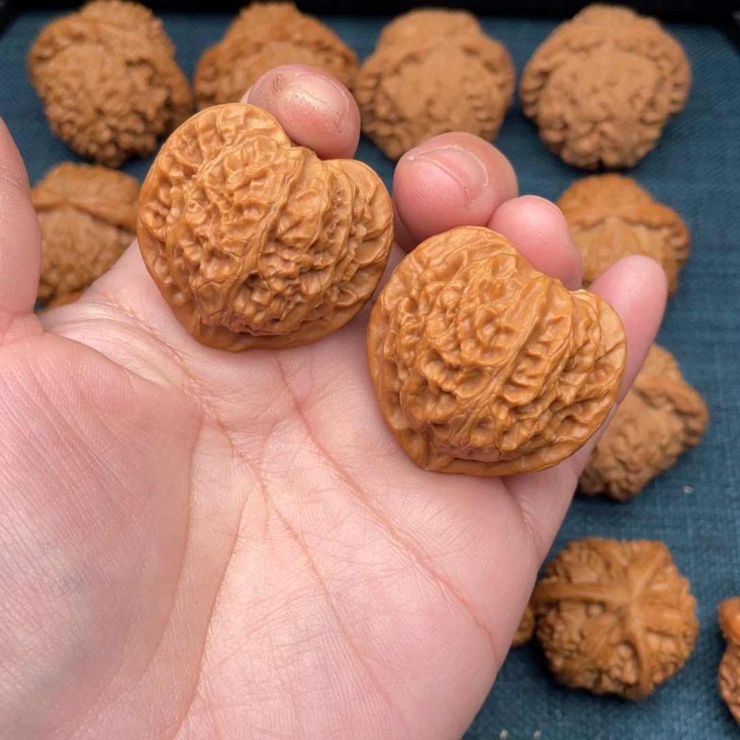 文玩核桃把件全品桃心宫灯39