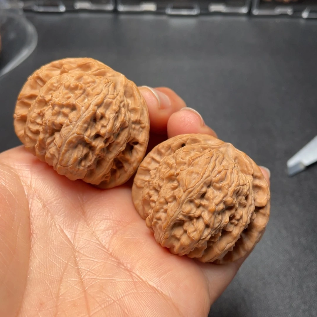 【闪购商品】把件文玩核桃老款白狮子………