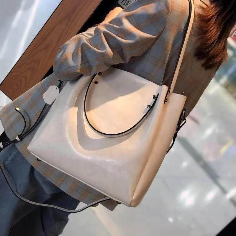 【粉丝专属】时尚轻奢纯色质感单肩手提包-2107