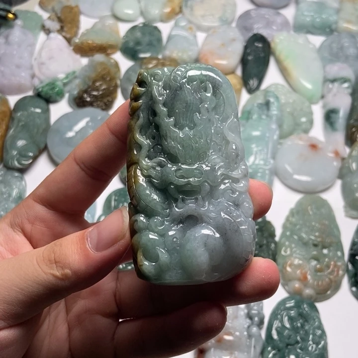 翡翠未镶嵌颈饰龙牌45