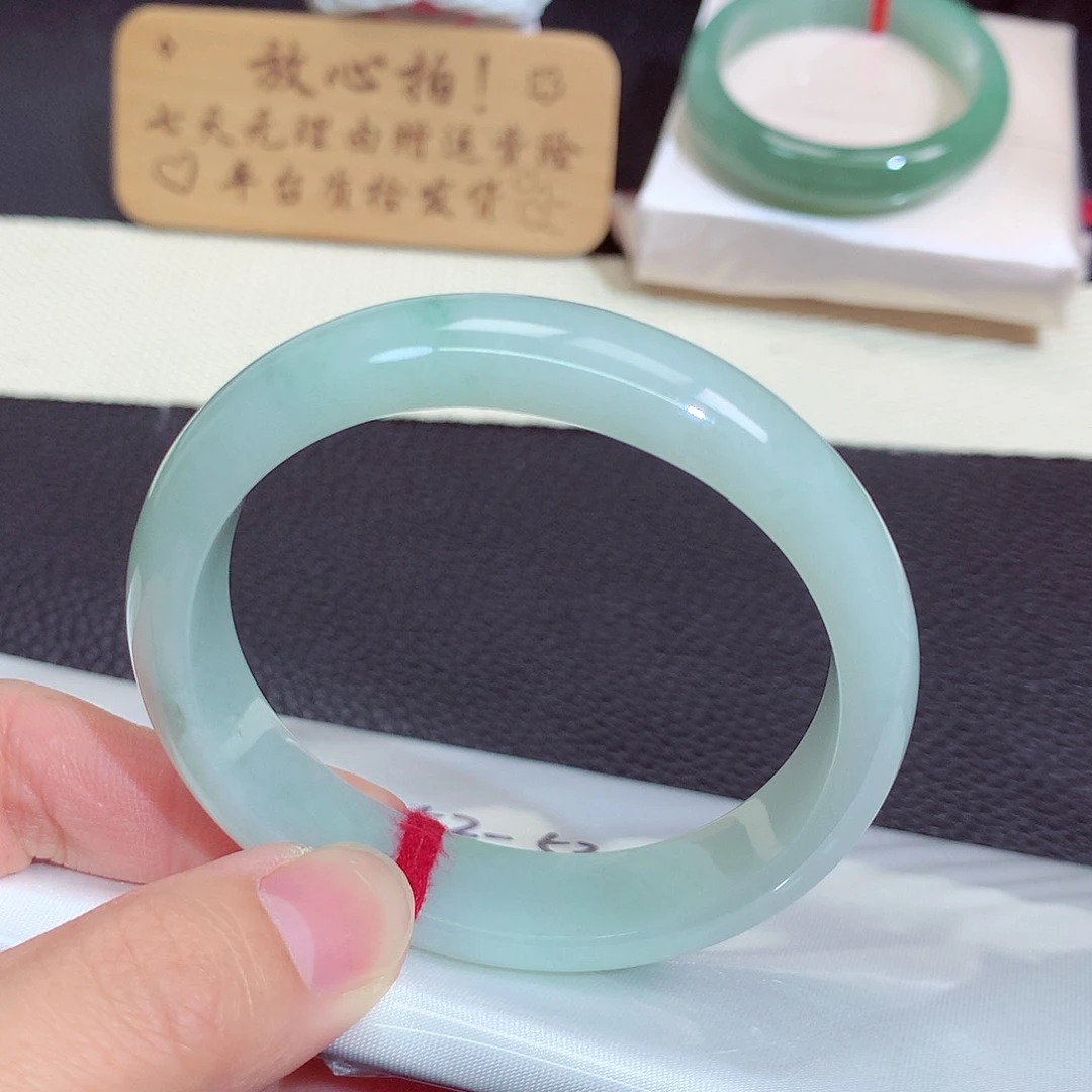 翡翠未镶嵌手镯535
