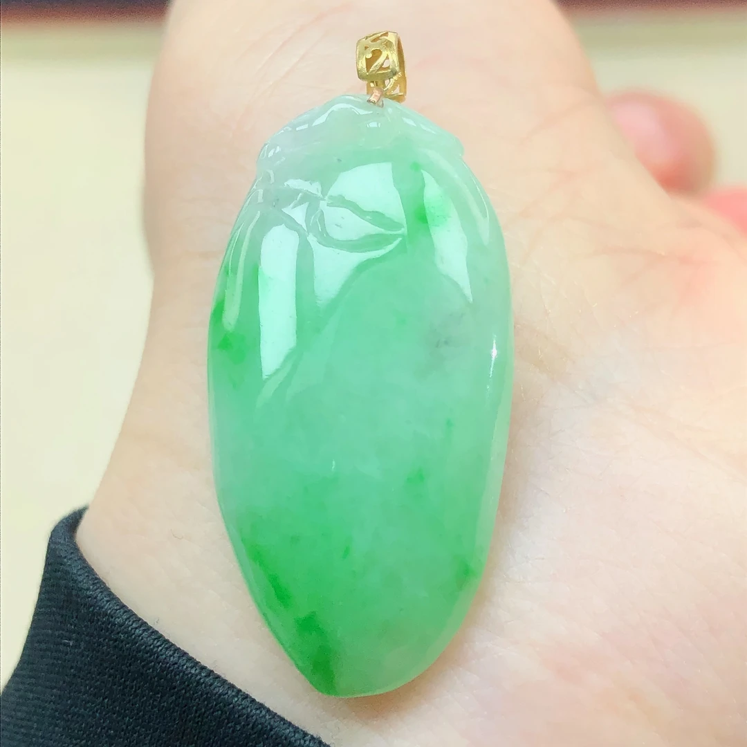 18k金镶嵌天然a货翡翠玉石冰种阳绿桃子福桃寿桃仙桃福瓜吊坠11