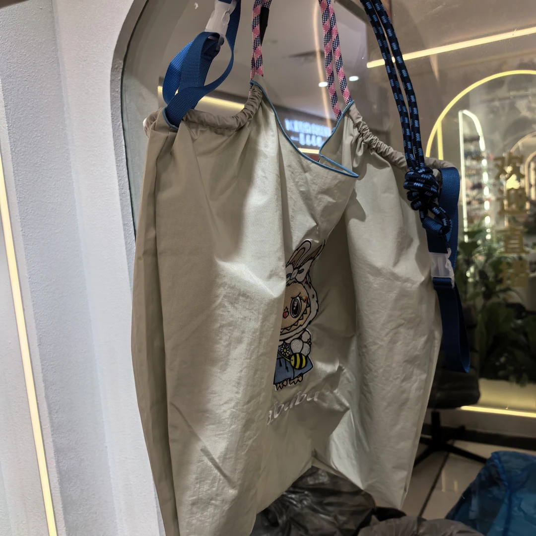 BB182白色卡通人物大号包包