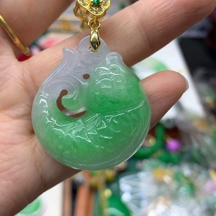 颈饰未镶嵌翡翠吊坠