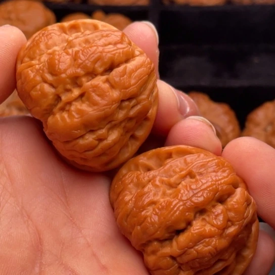 文玩核桃把件秦岭山脉核桃