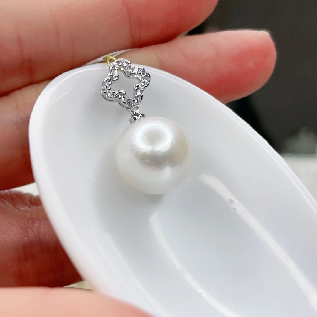 淡水珍珠吊坠(赠链)未镶嵌