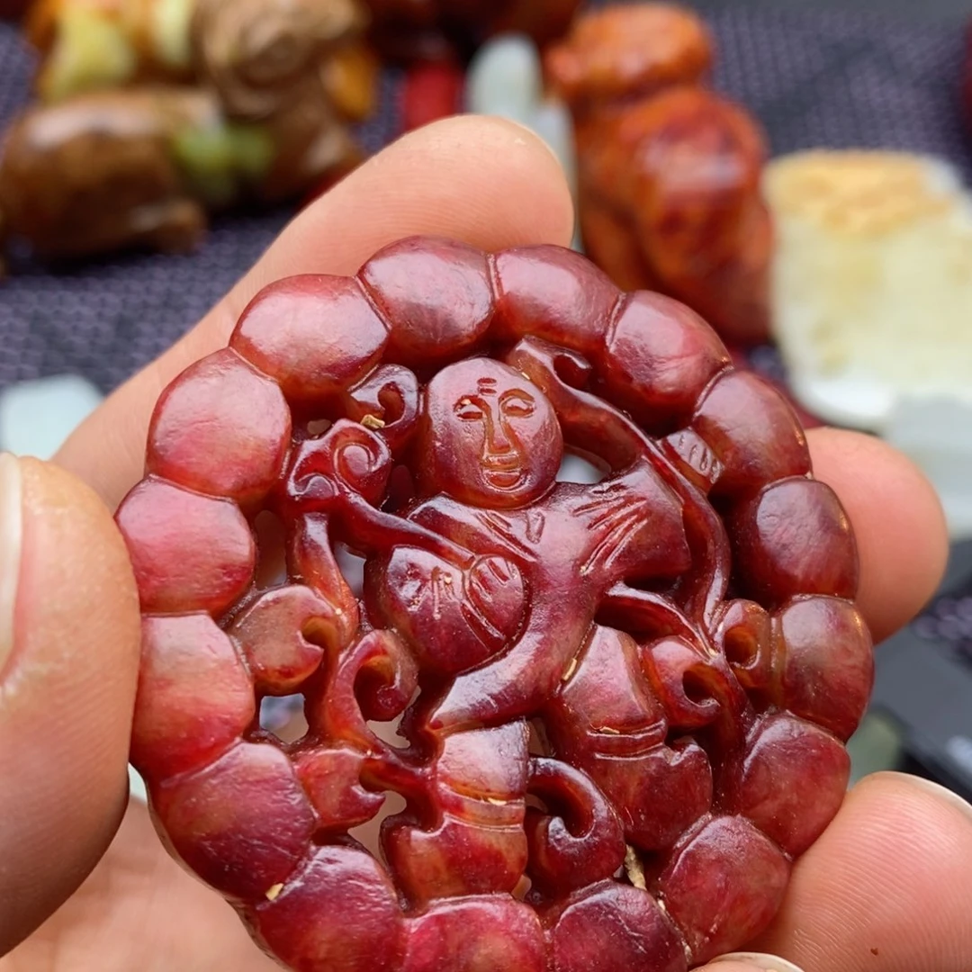 蛇纹石玉颈饰未镶嵌