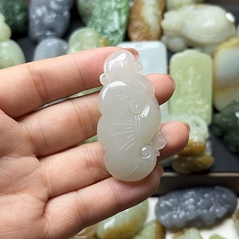 颈饰未镶嵌和田玉陌****8