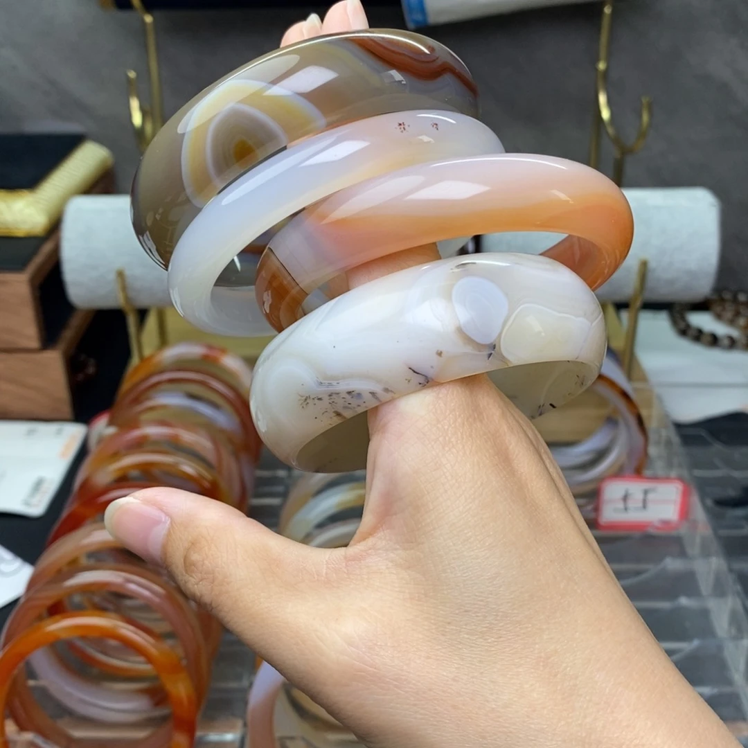 玛瑙/玉髓手镯未镶嵌老*