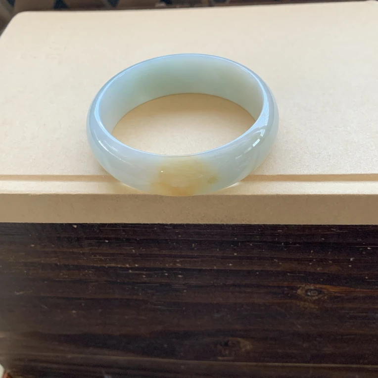 冰胶黄翡宽版手镯，特价2780圈口59.3-18.3-7.1，天然翡翠缅A小纹