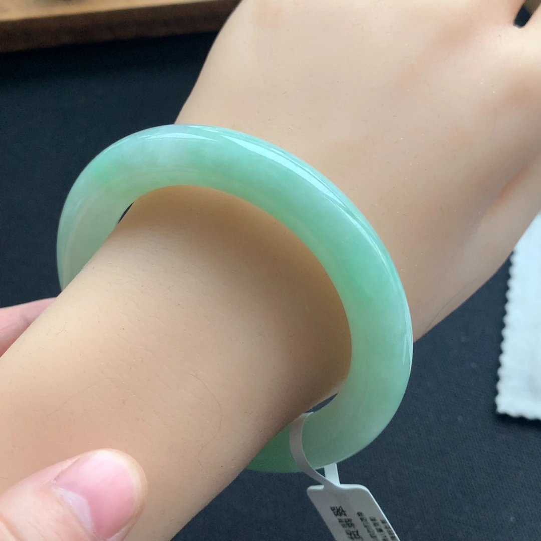 翡翠未镶嵌手镯17号55圆