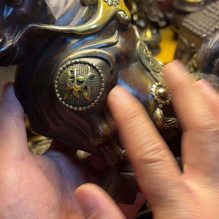 铜器摆件    点击下单