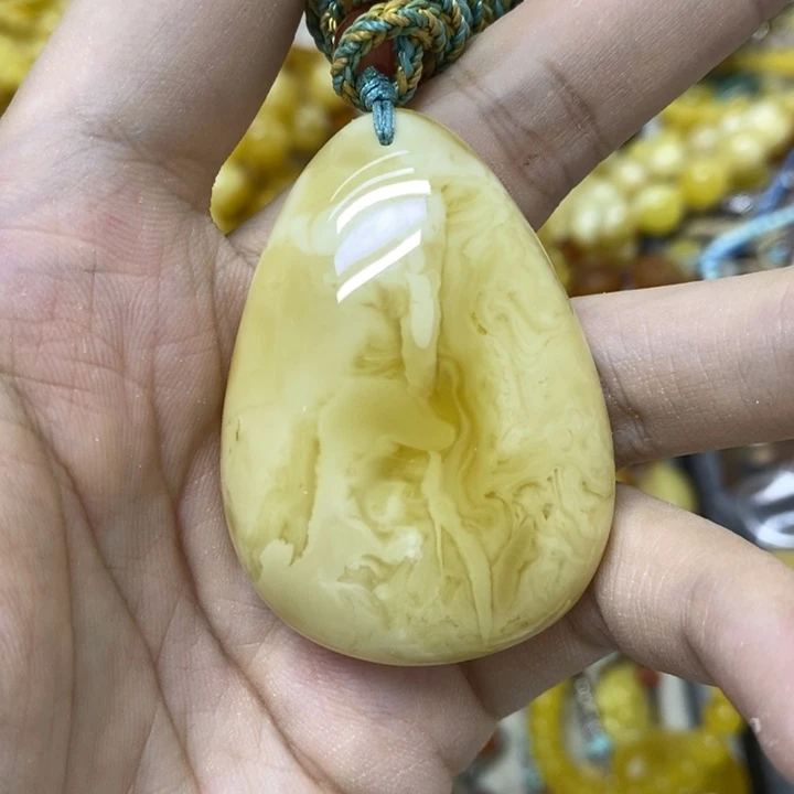 蜜蜡未镶嵌裸石吊坠