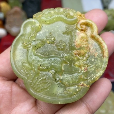 蛇纹石玉颈饰未镶嵌75