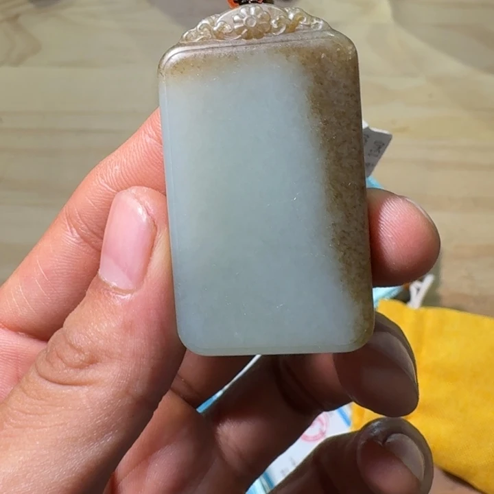 未镶嵌和田玉（糖玉）挂件